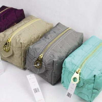 化妝包A01-福建箱包網-寧德箱包加工-福州箱包加工工廠-福建箱包網|福州箱包加工廠|寧德箱包生產廠家 產品展示(福建正岳箱包-寧德箱包工廠-福州箱包工廠、寧德箱包來料加工-福州箱包OEM工廠、箱包生產工廠-箱包設計-箱包加工制作工廠)|金泉網